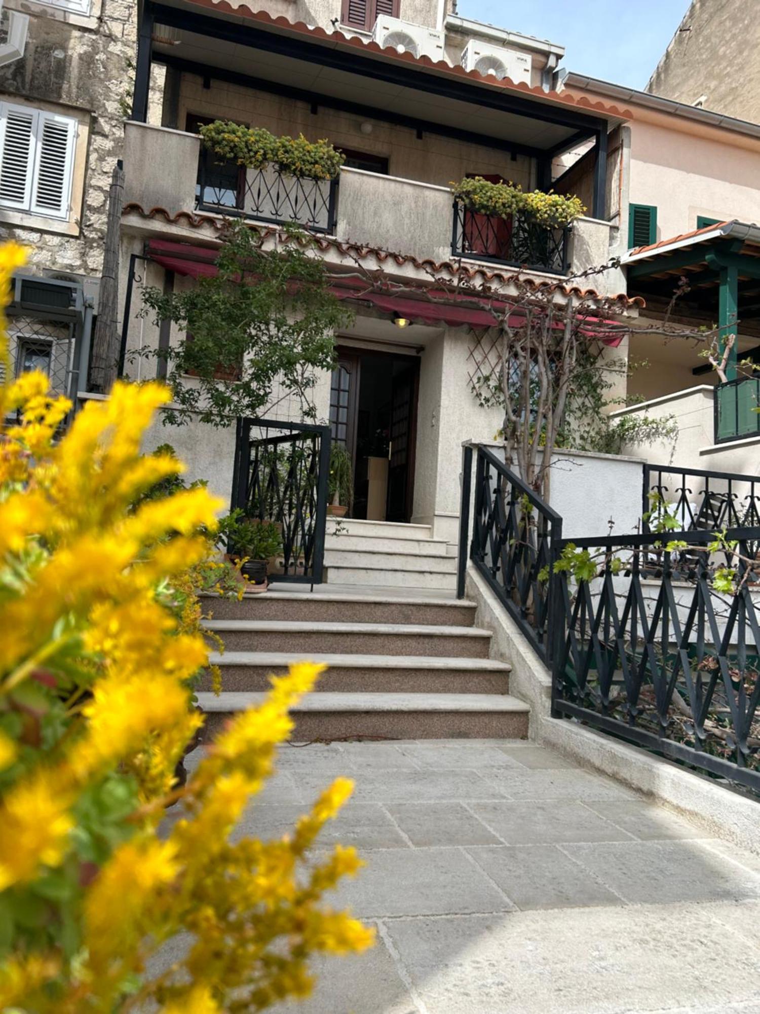Guesthouse Fjaka Σπλιτ Εξωτερικό φωτογραφία
